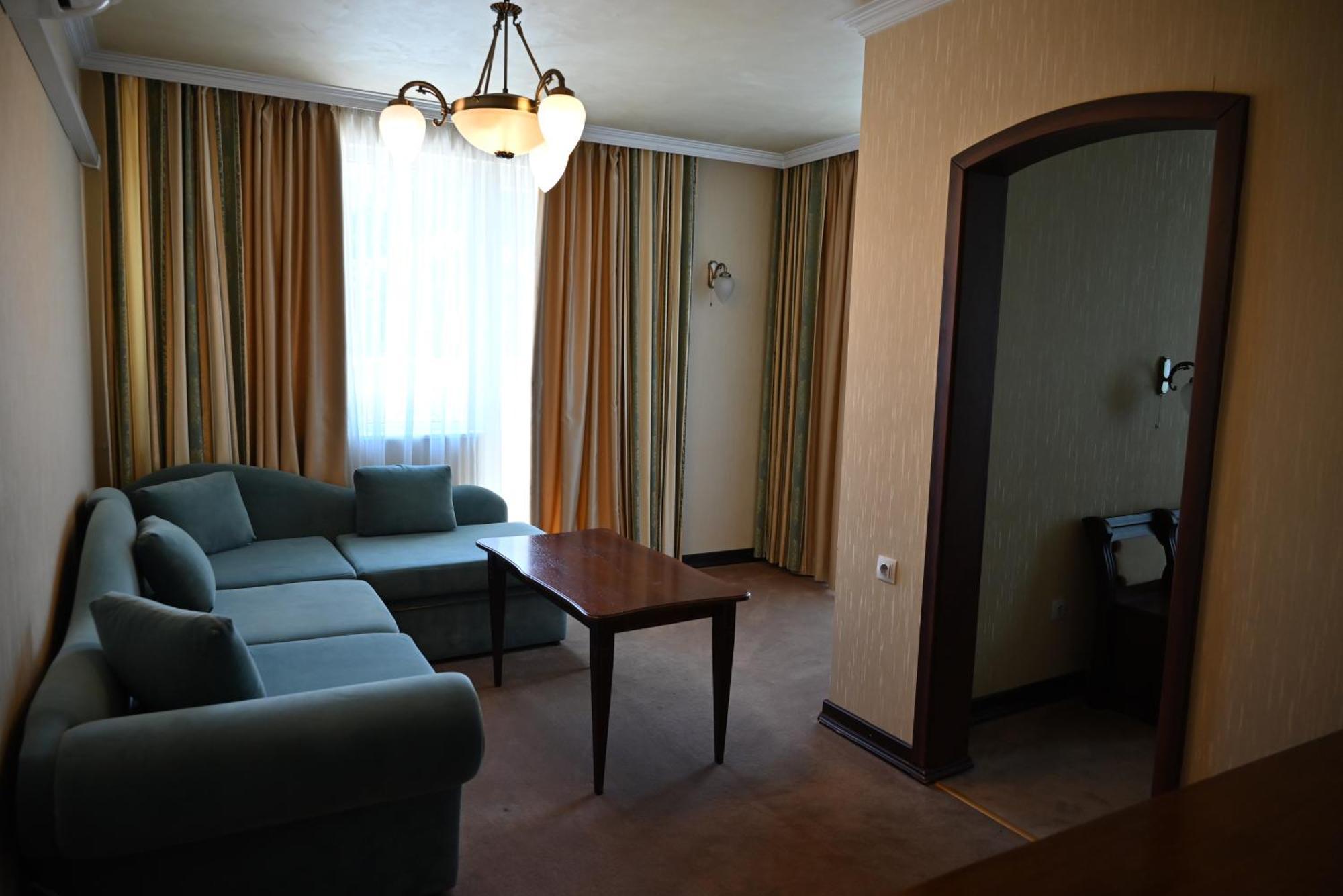 Family Hotel Lazur Kyustendil Exterior photo